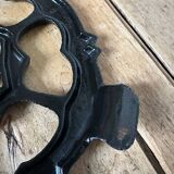 Enamelled cast iron trivet