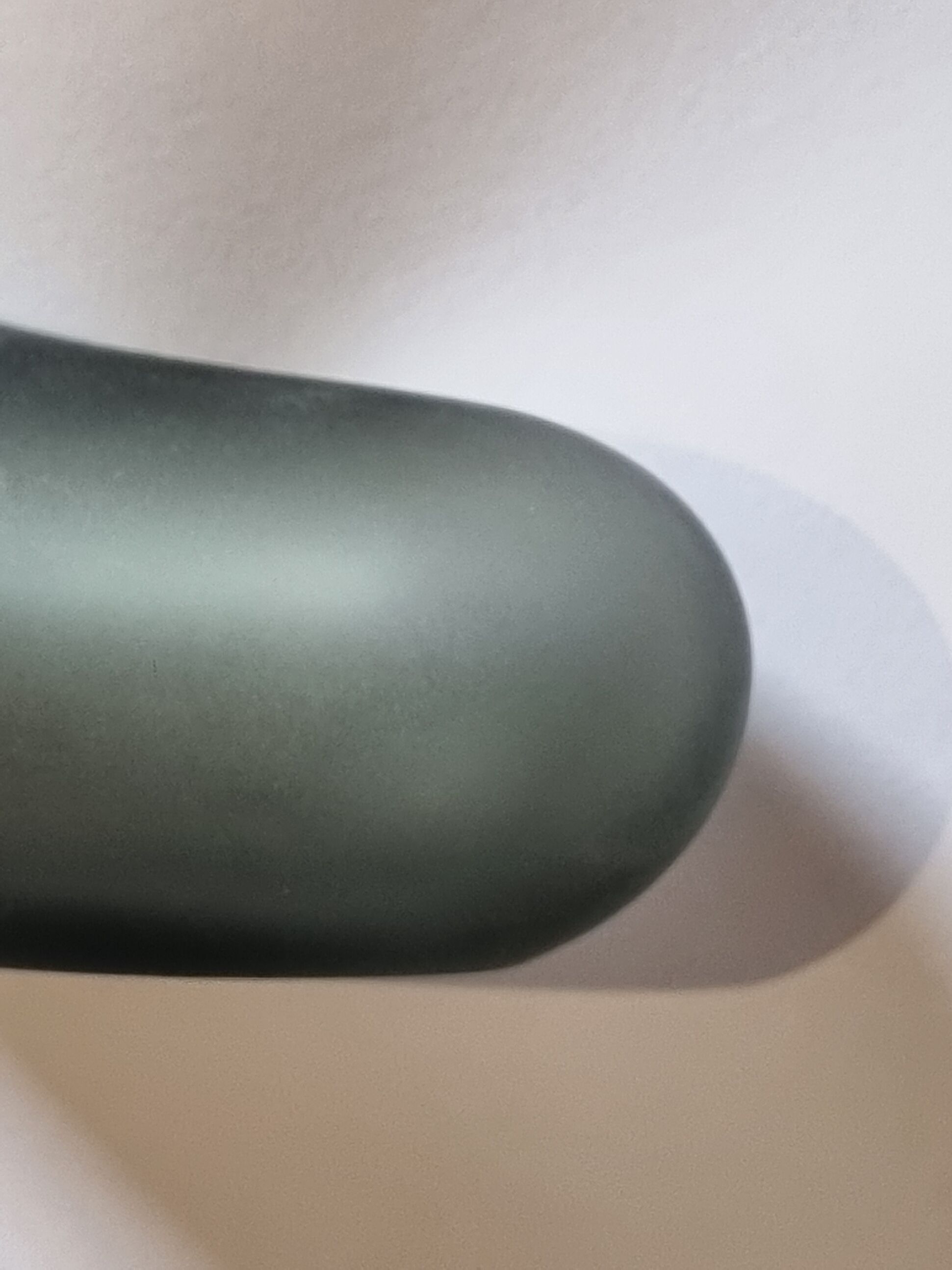 Cocoon vase 'strangeness' Daum Starck