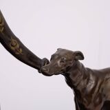 Sculpture Art Déco d'une femme avec des lévriers 1920/30 France