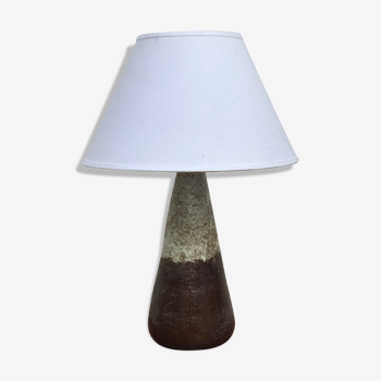 Besson sandstone lamp