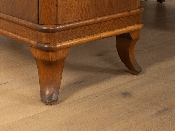 Bureau Art Déco élégant avec des pieds courbés