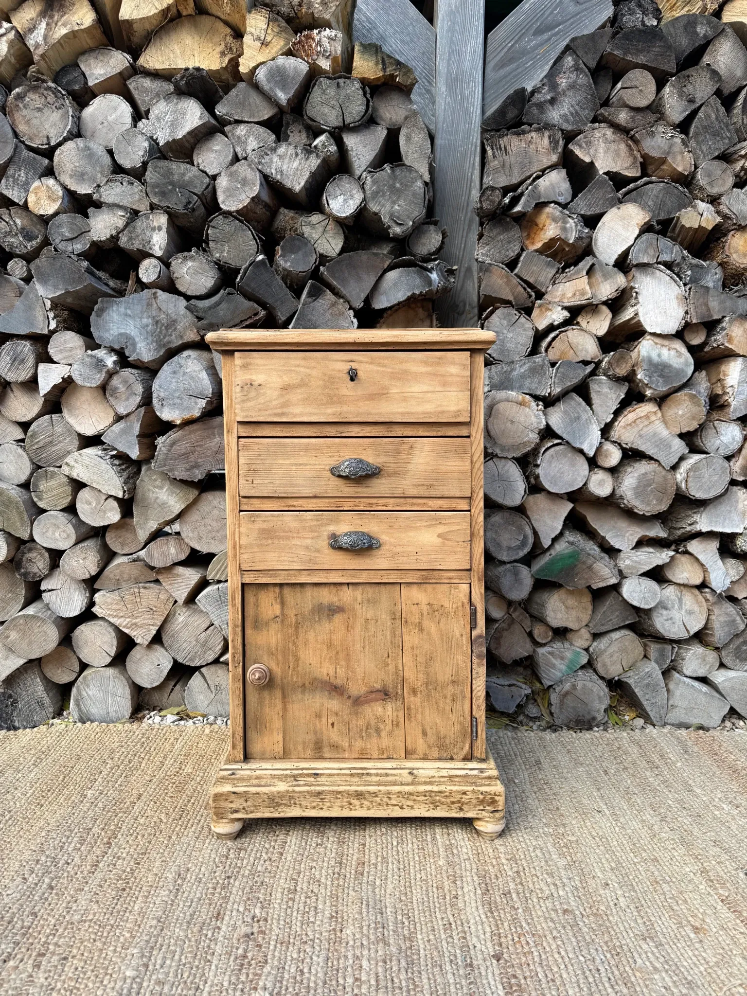 Solid wood chiffonier / Storage furniture