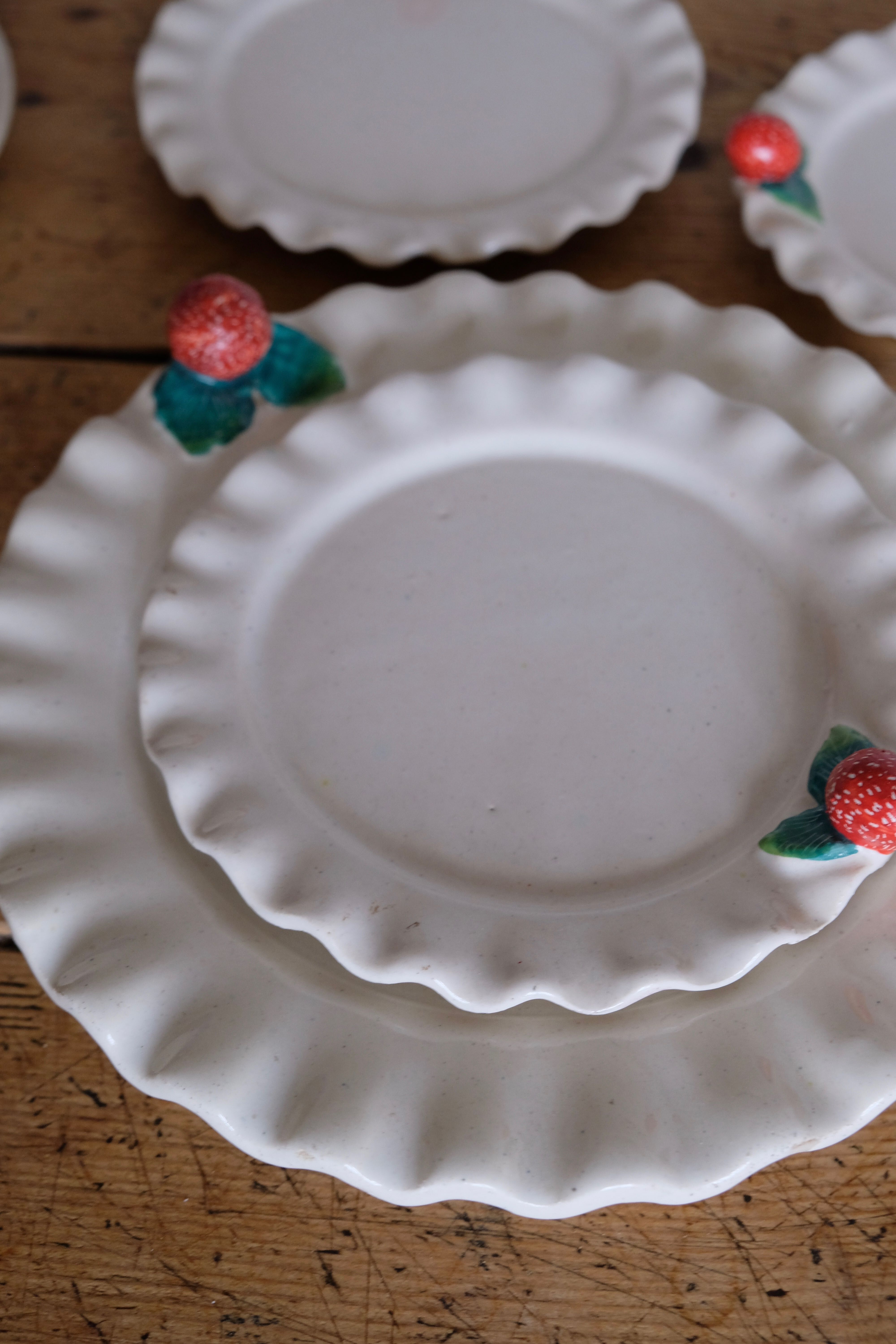 Service dessert in old strawberry Moutiers