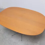 'Superellipse' pedestal table in oak by Arne Jacobsen for Fritz Hansen, 1981