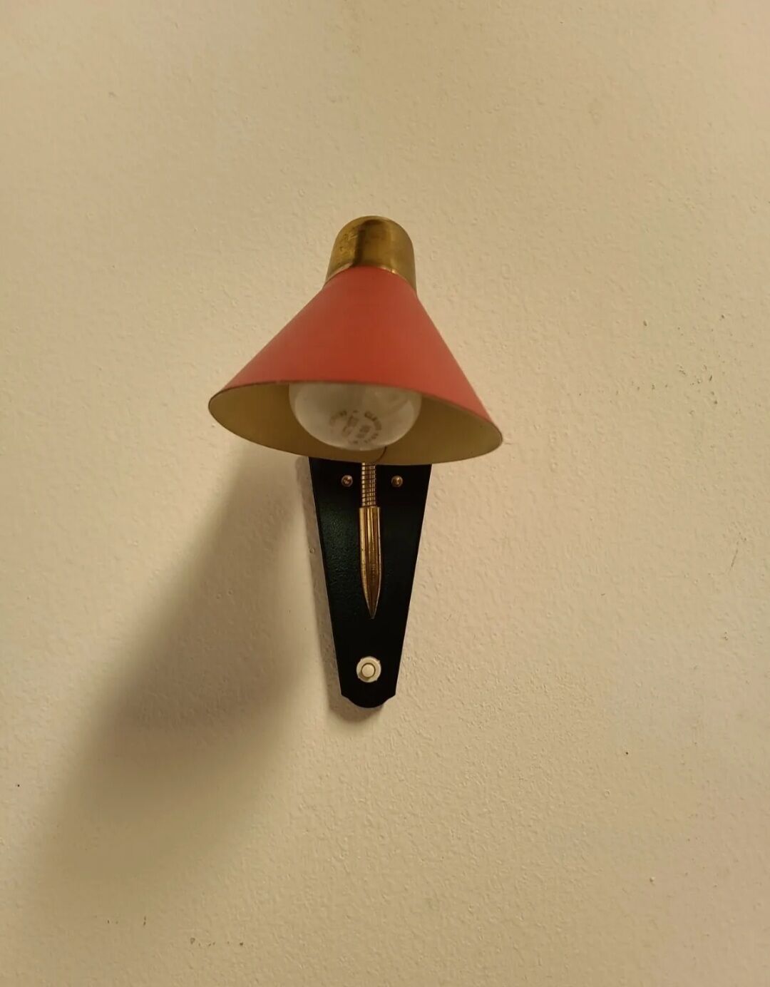 Vintage wall lamp in brass and metal 1950s