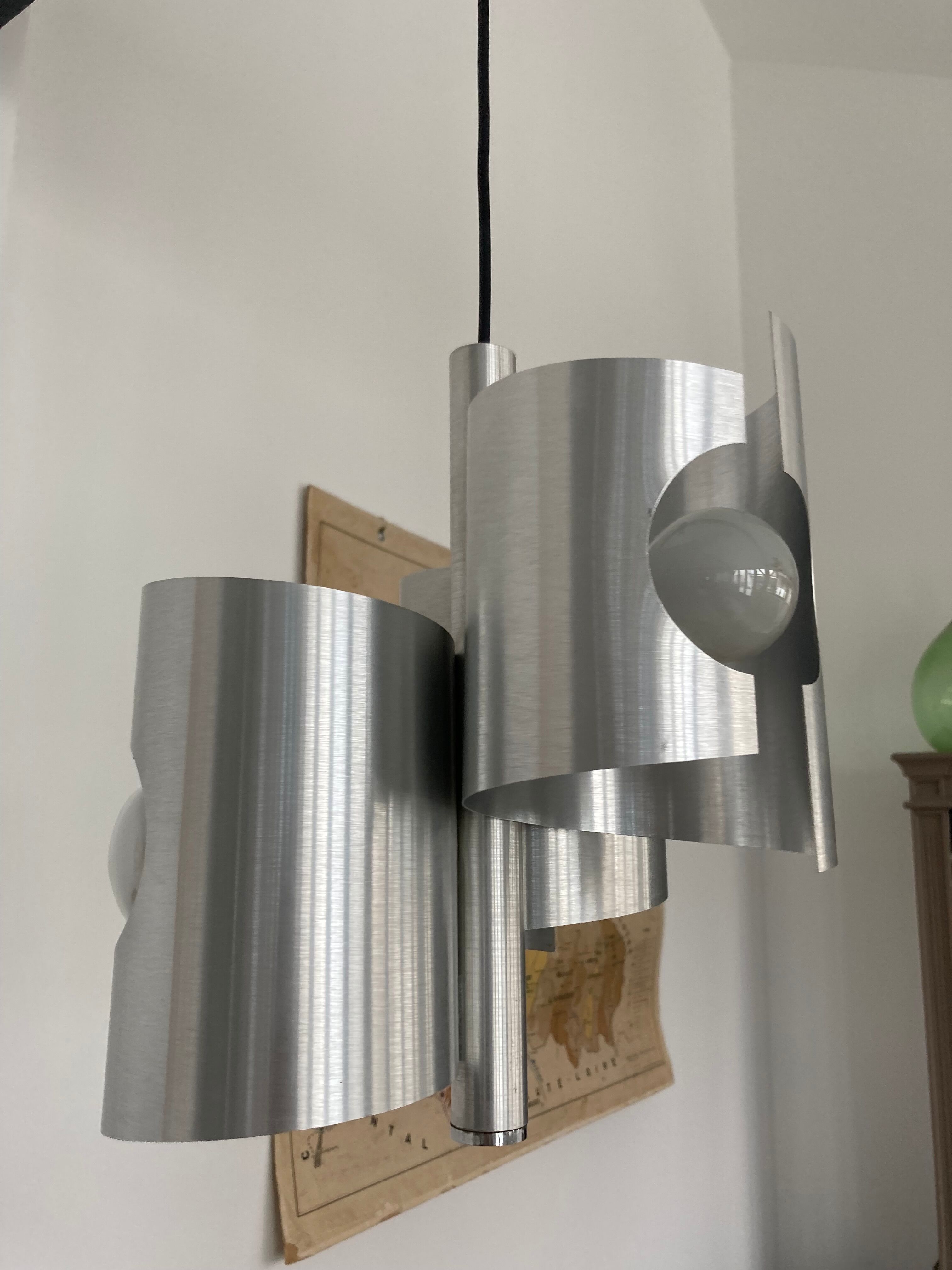 Space age brushed metal 3-light pendant lamp