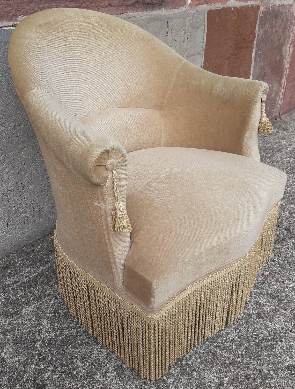 Toad chair