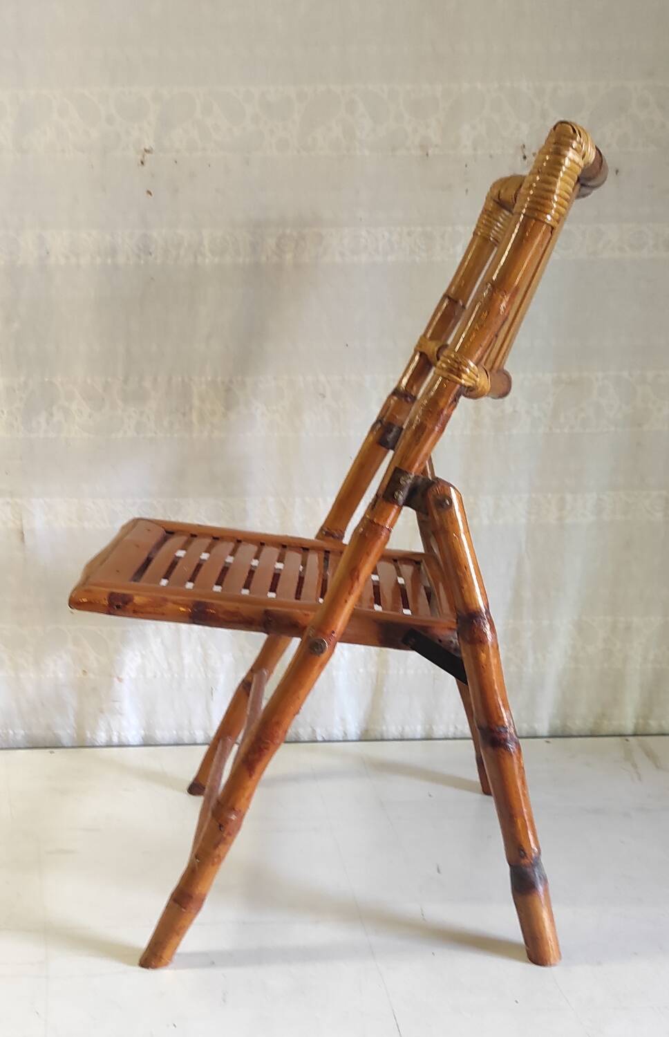 Folding bamboo chair for children