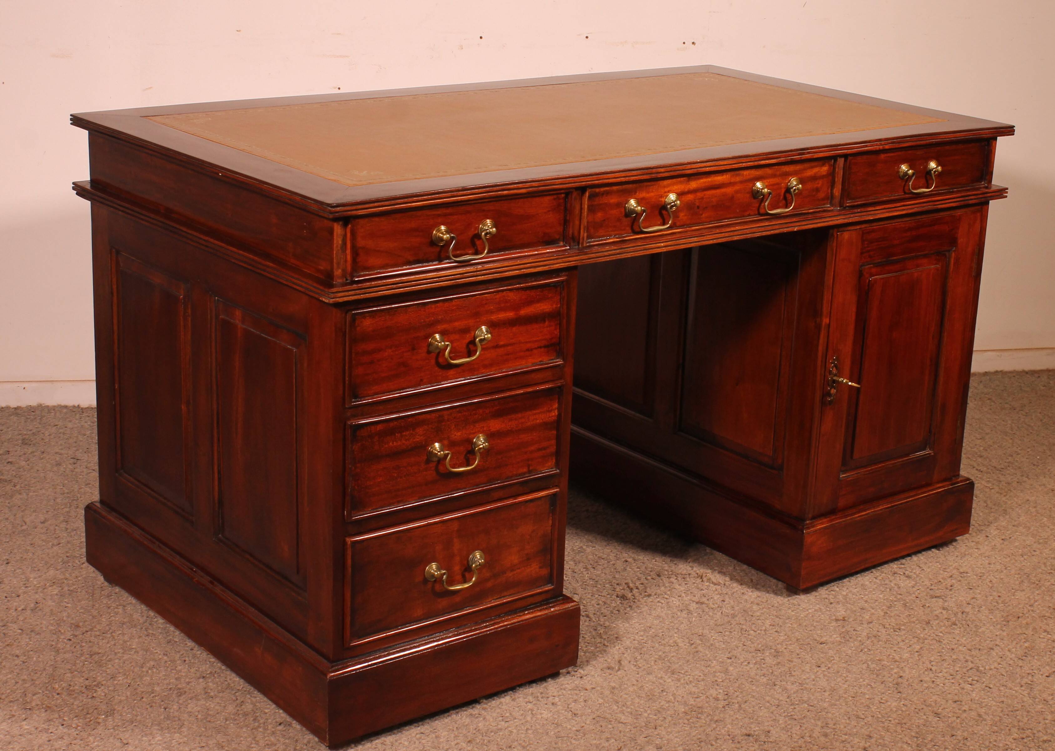 English mahogany pedestal desk