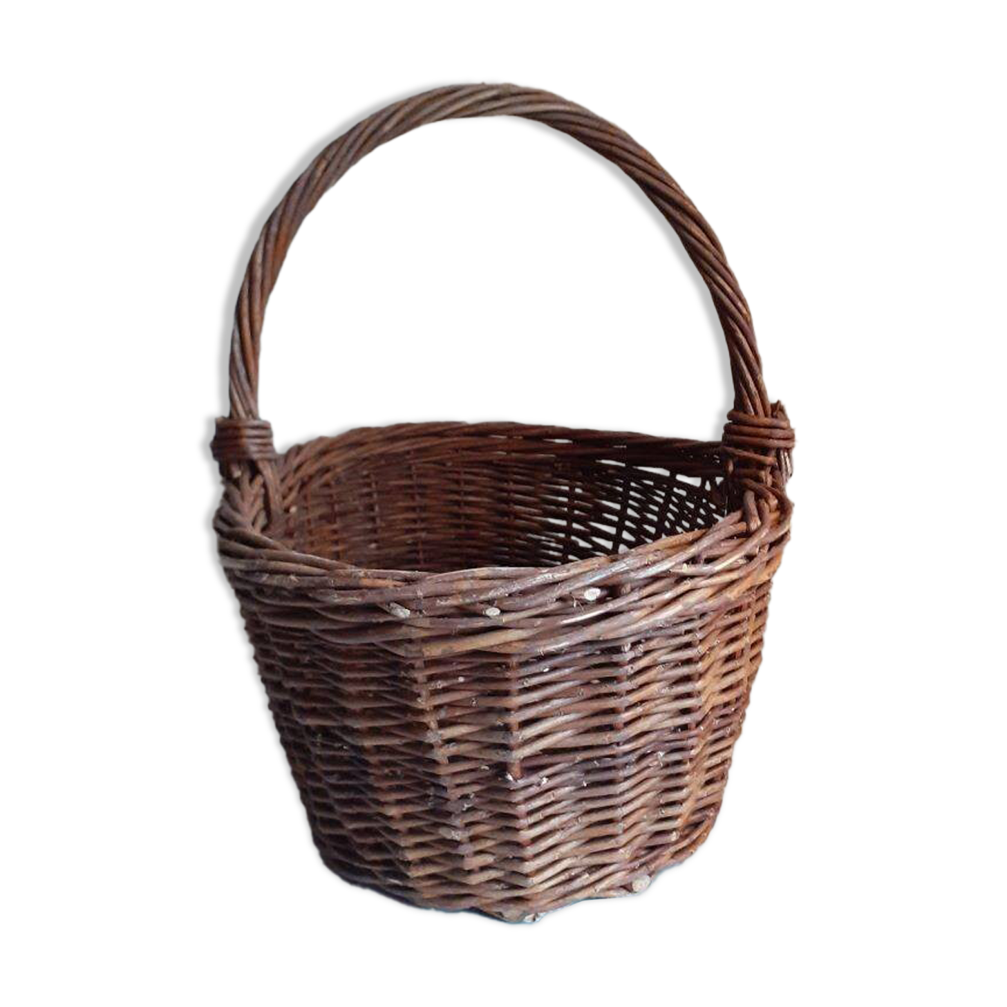 Vintage wicker oval basket