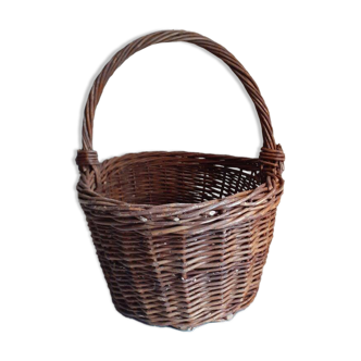 Vintage wicker oval basket