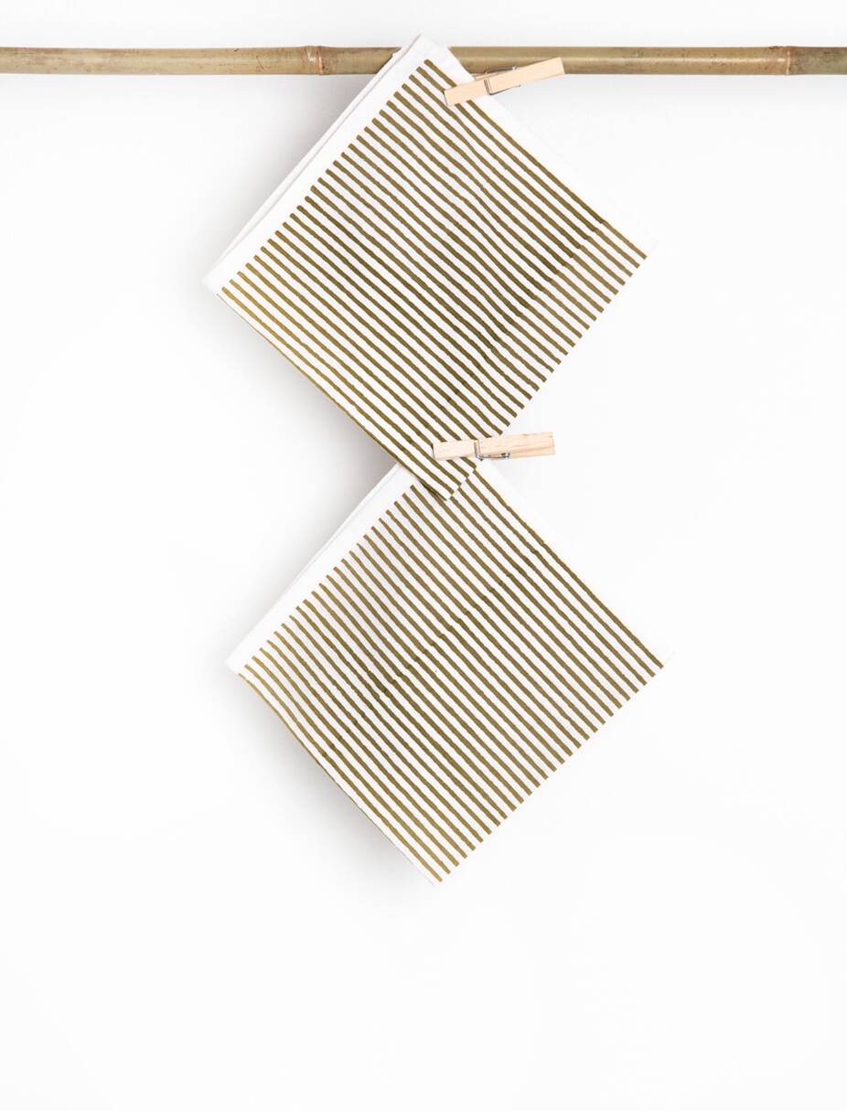 2 klimt napkins 1 cedar