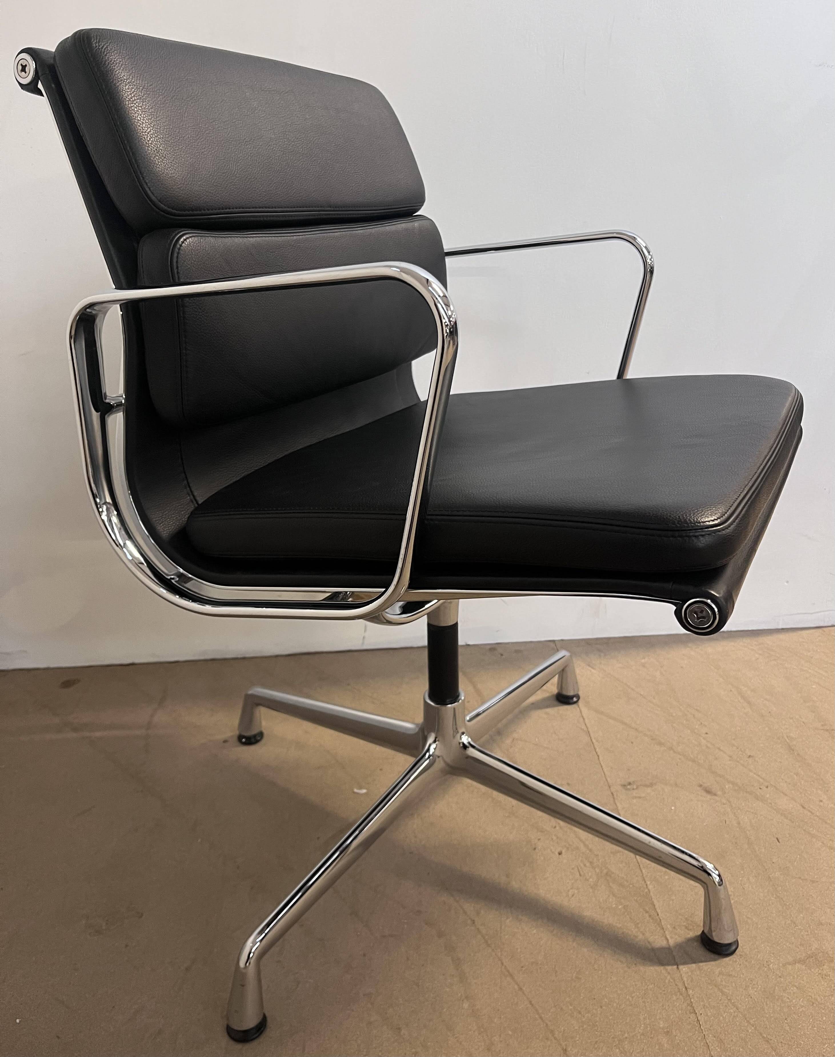 Armchair / Conference Chair By Charles & Ray Eames / Used