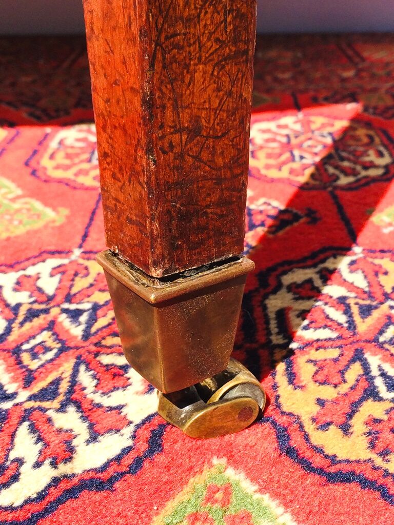 19th expandable empire table 4/6 p