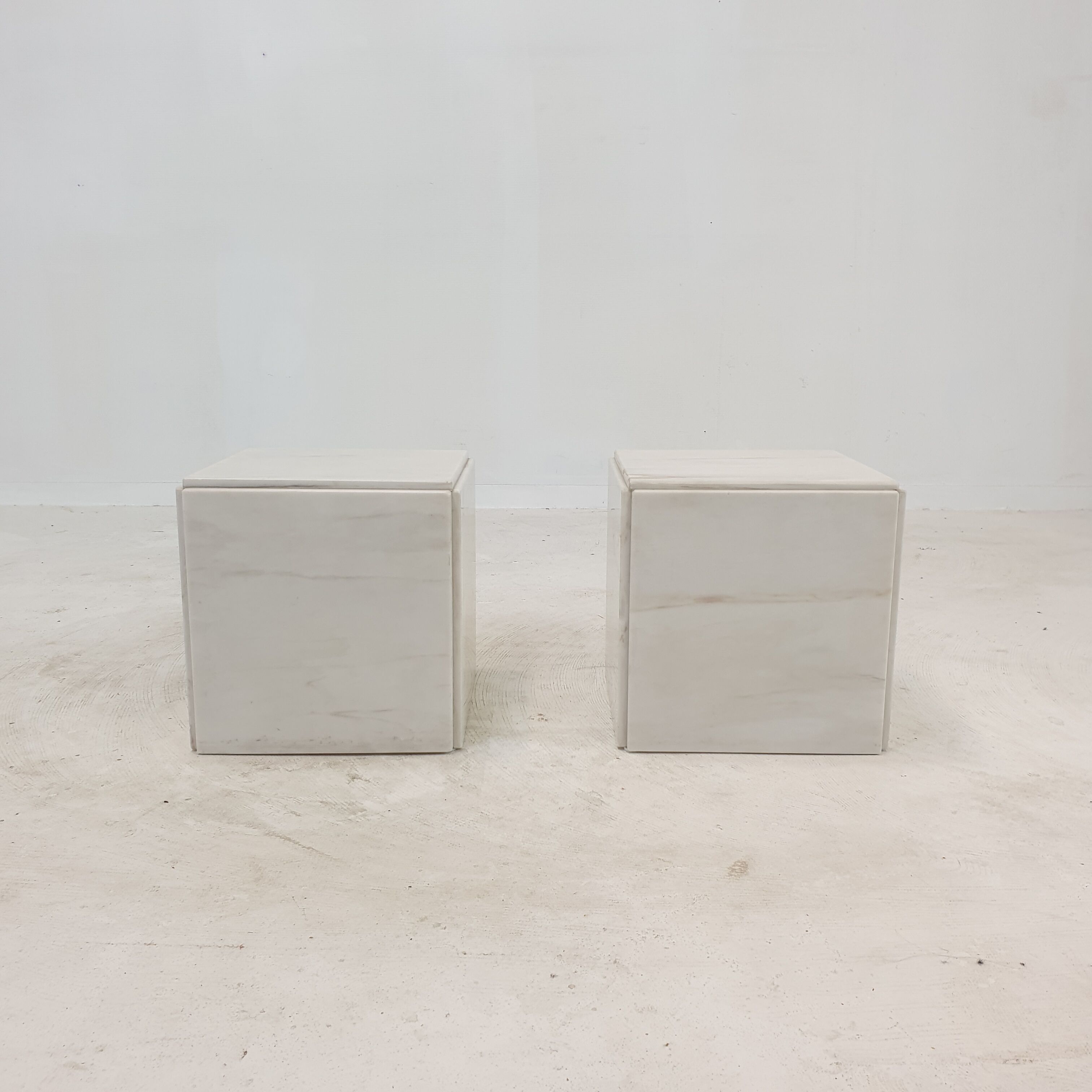 Set of 2 italian marble pedestals or side tables, 1980's