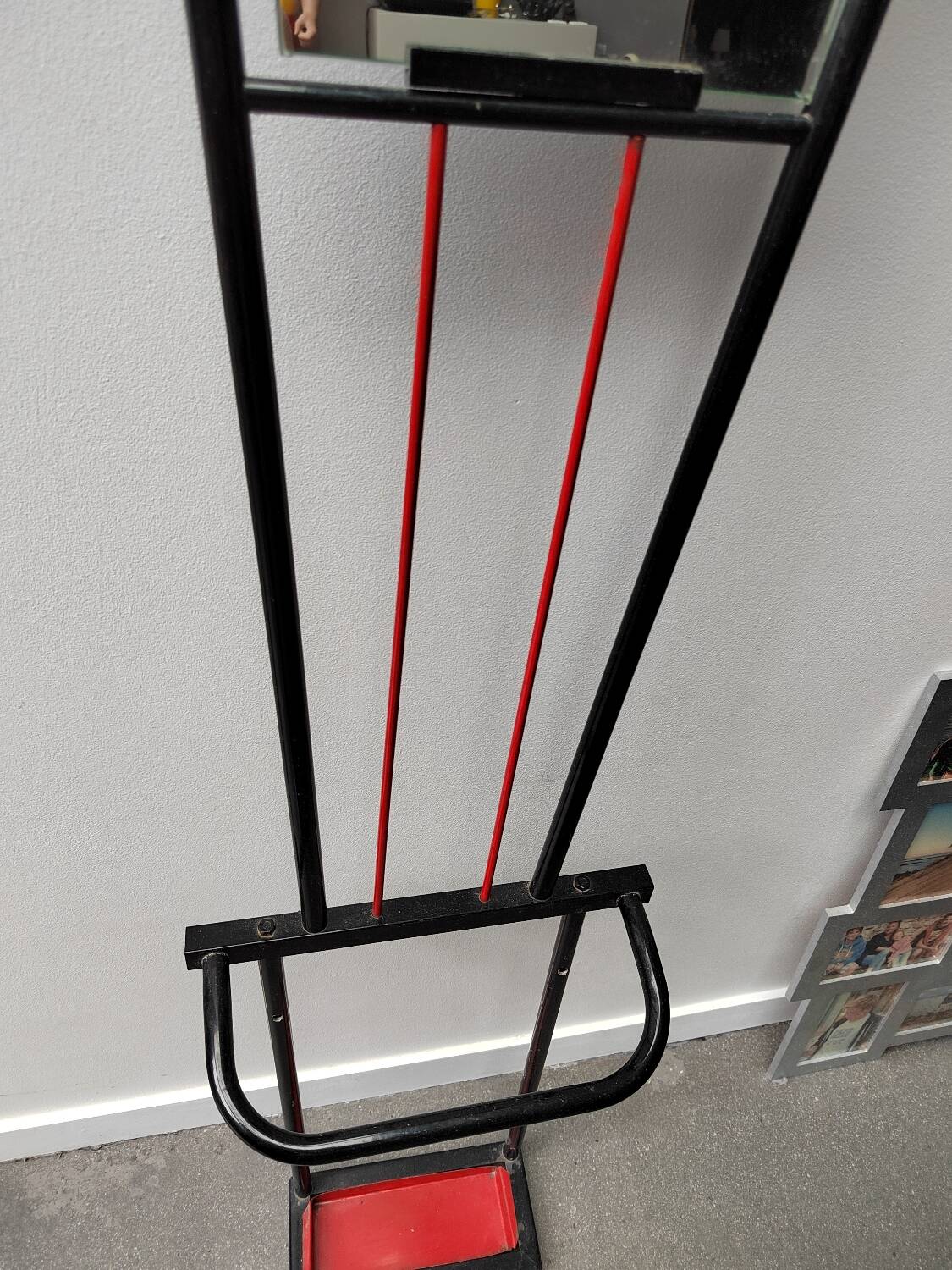 Coat rack/vintage iron mirror on foot 1970