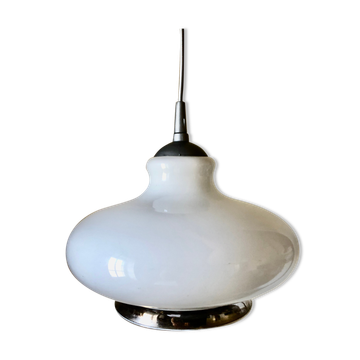 Suspension in opaline and silver thread