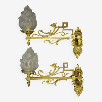 Paire de grandes appliques aux têtes de griffon époque Napoléon III du XIXe - bronze & verre Sèvres