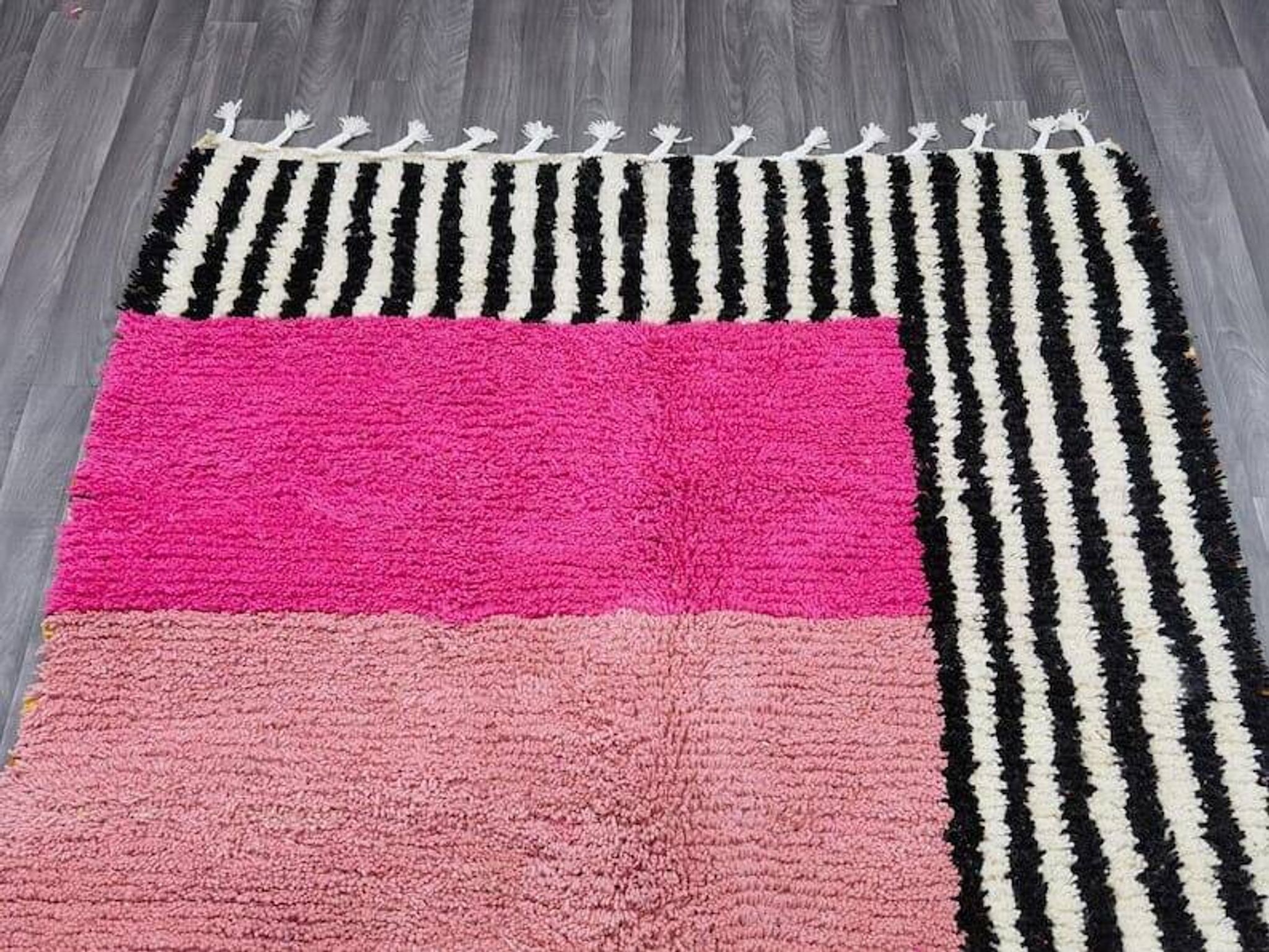Handmade Berber rug, size 100 x 200 cm