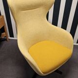Fauteuil design en tissu jaune et métal noir - Cider Queen
