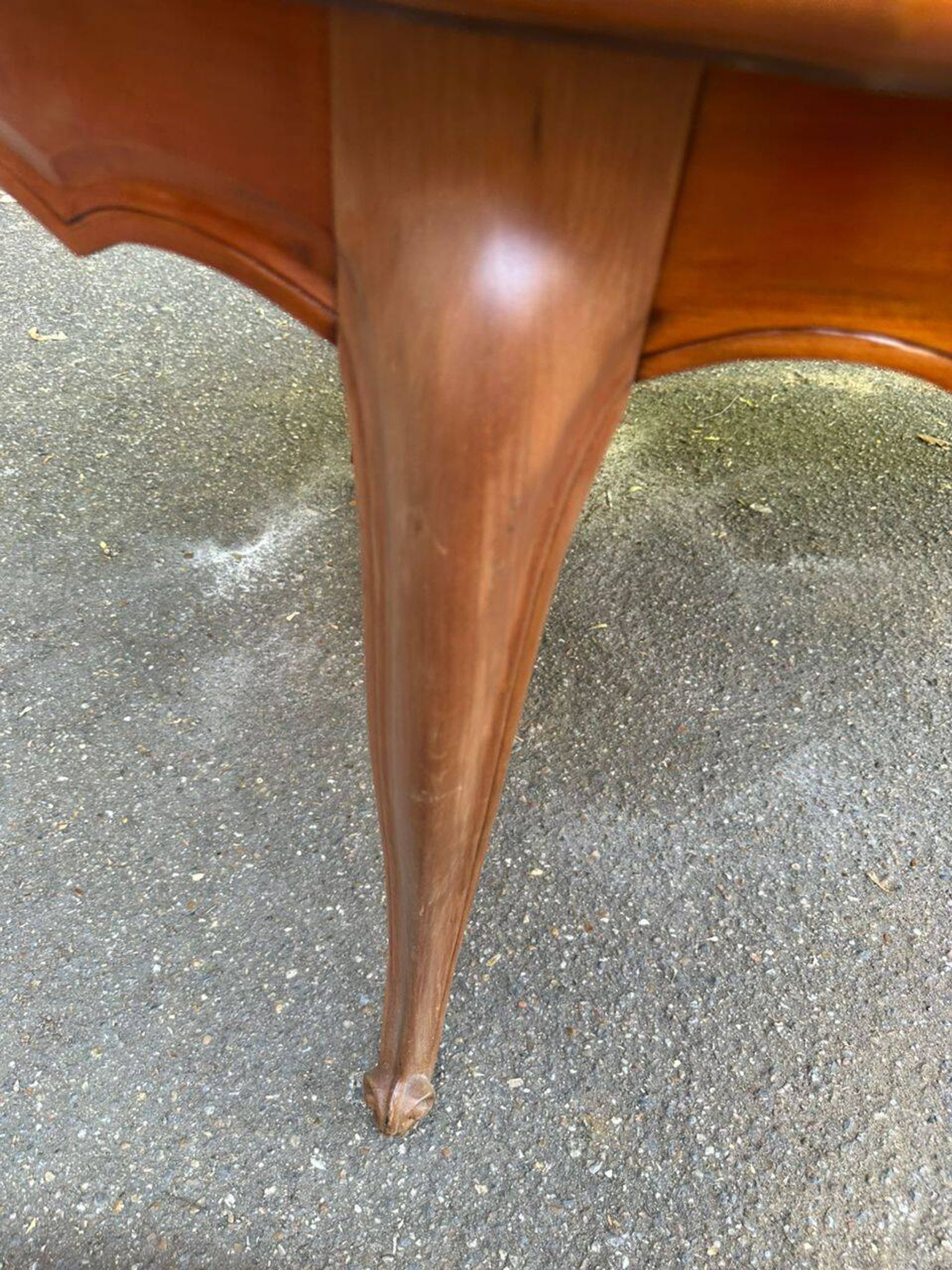 Table à manger Louis XV extensible ovale en bois massif marqueterie 270cm