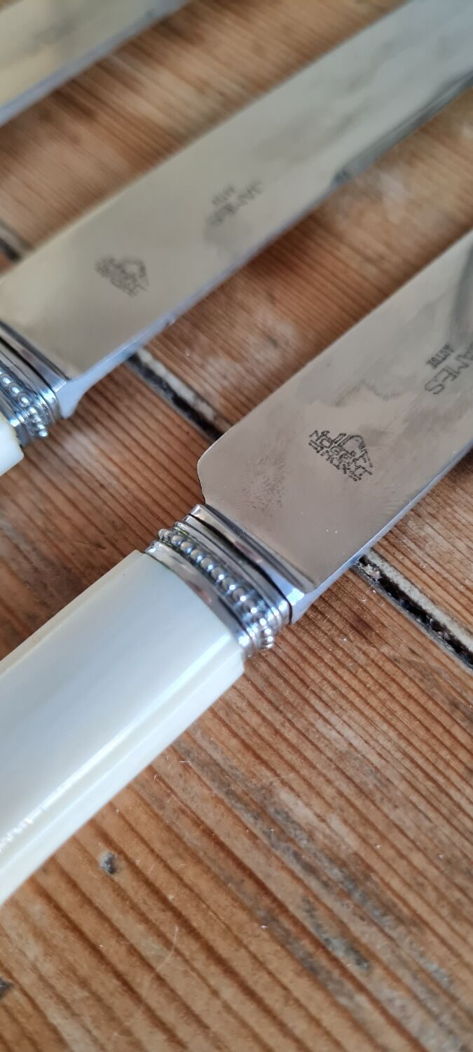 Setvde 12 knives in bakelite and stainless steel