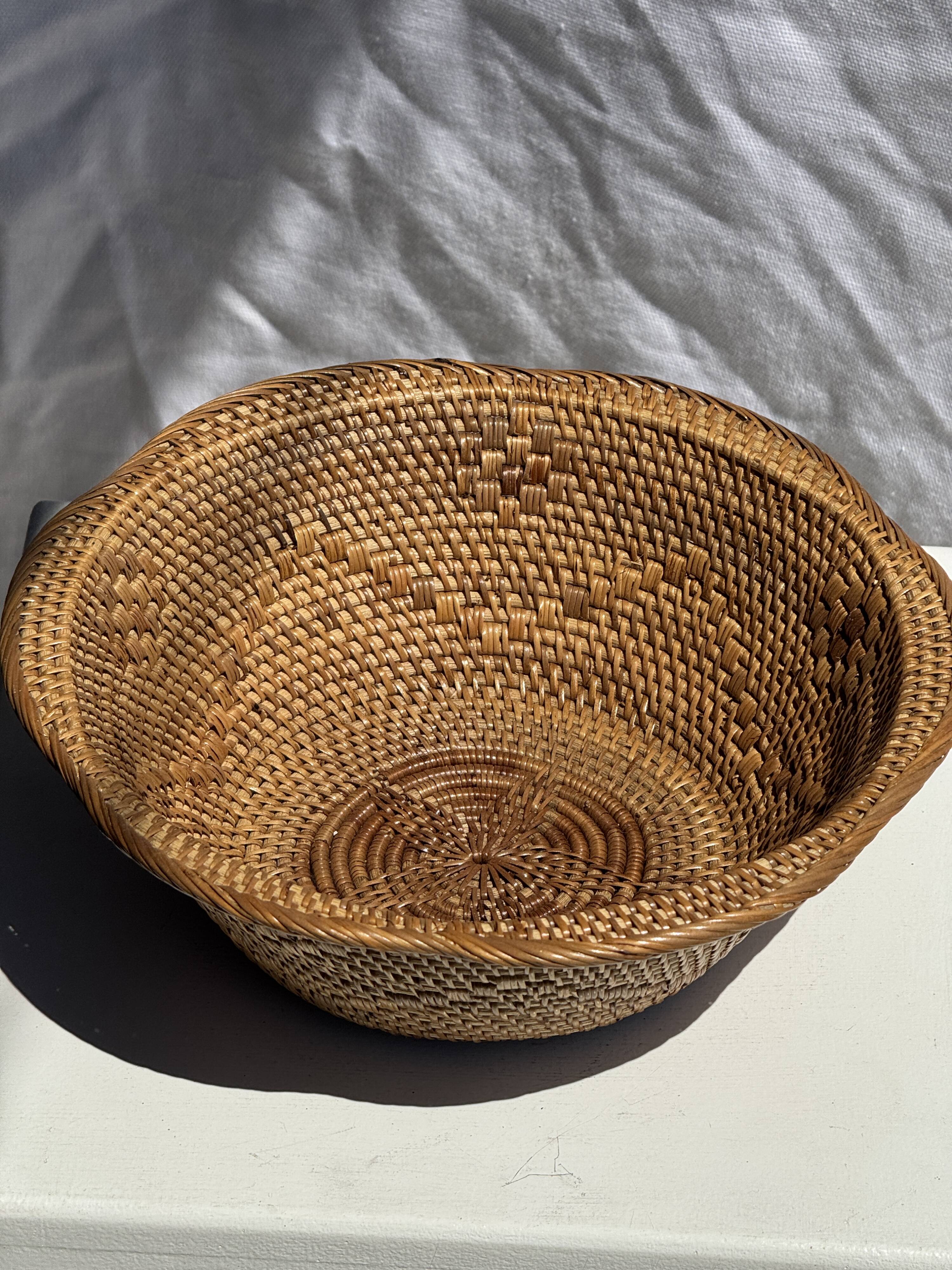Handcrafted Indonesian rattan flower-shaped basket D26 H8