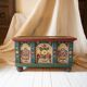 Banc-coffre vintage en bois peint, art populaire