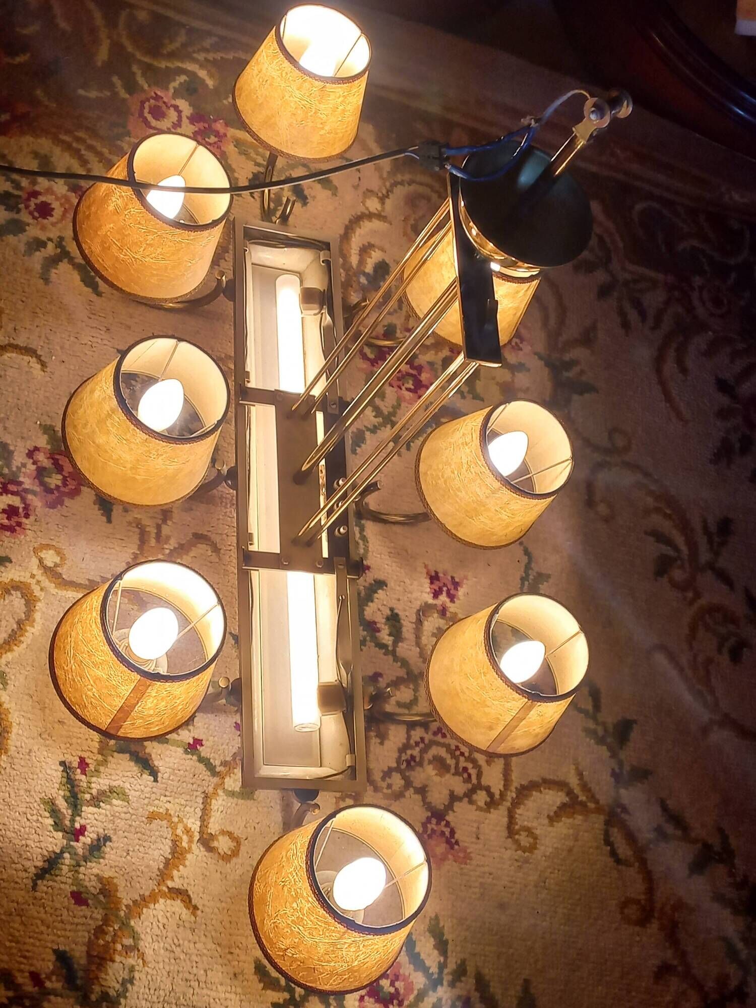 Vintage chandelier in gilded brass, chromed metal and plexiglass from the 1950s