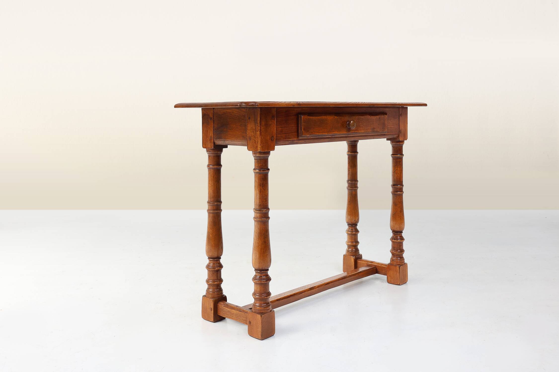 Console rustique en chêne avec tiroir, Belgique vers 1800