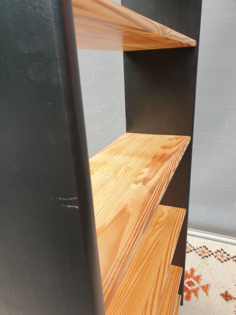 Black two-tone pine shelf