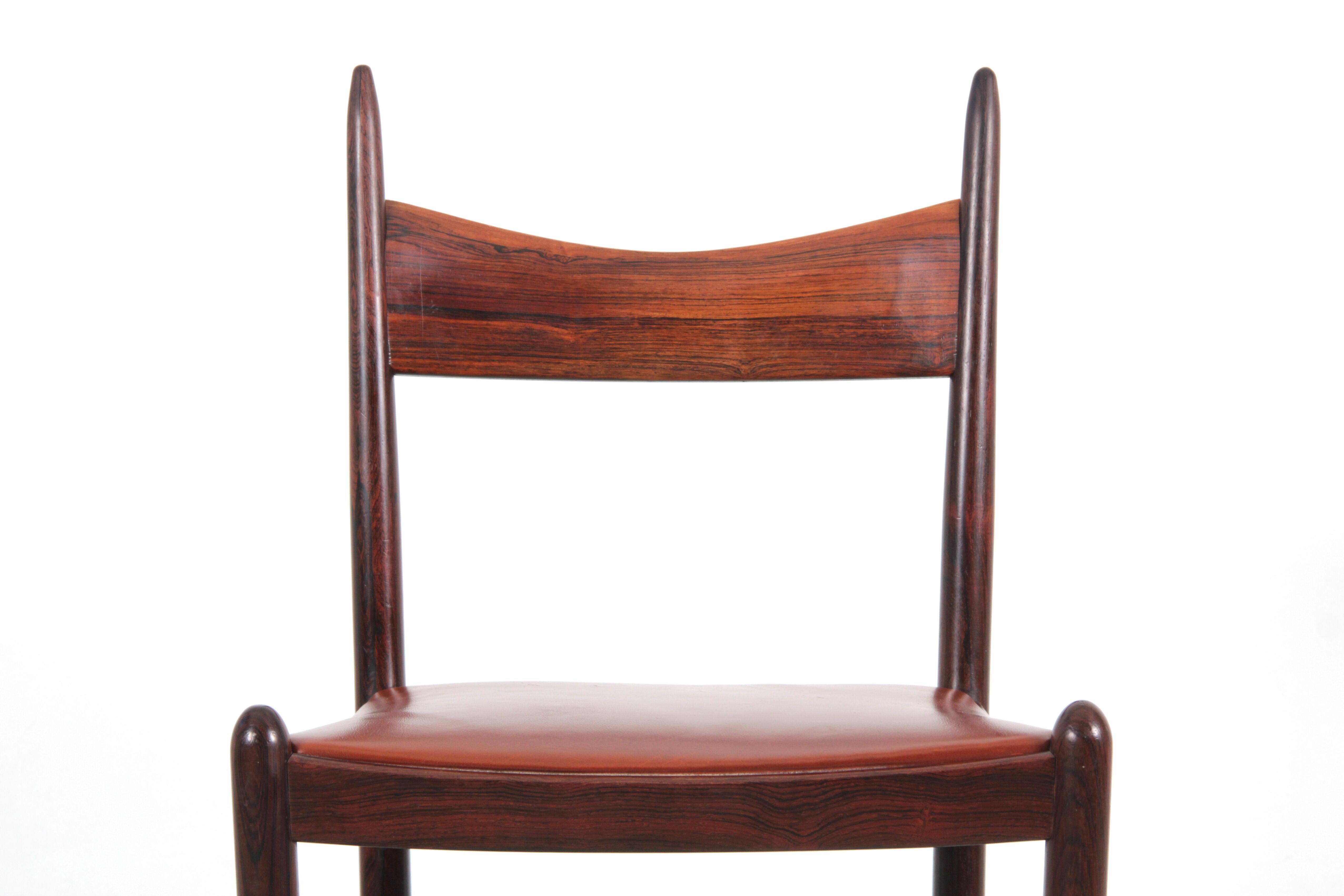 Suite of 4 Scandinavian chairs in Rio rosewood