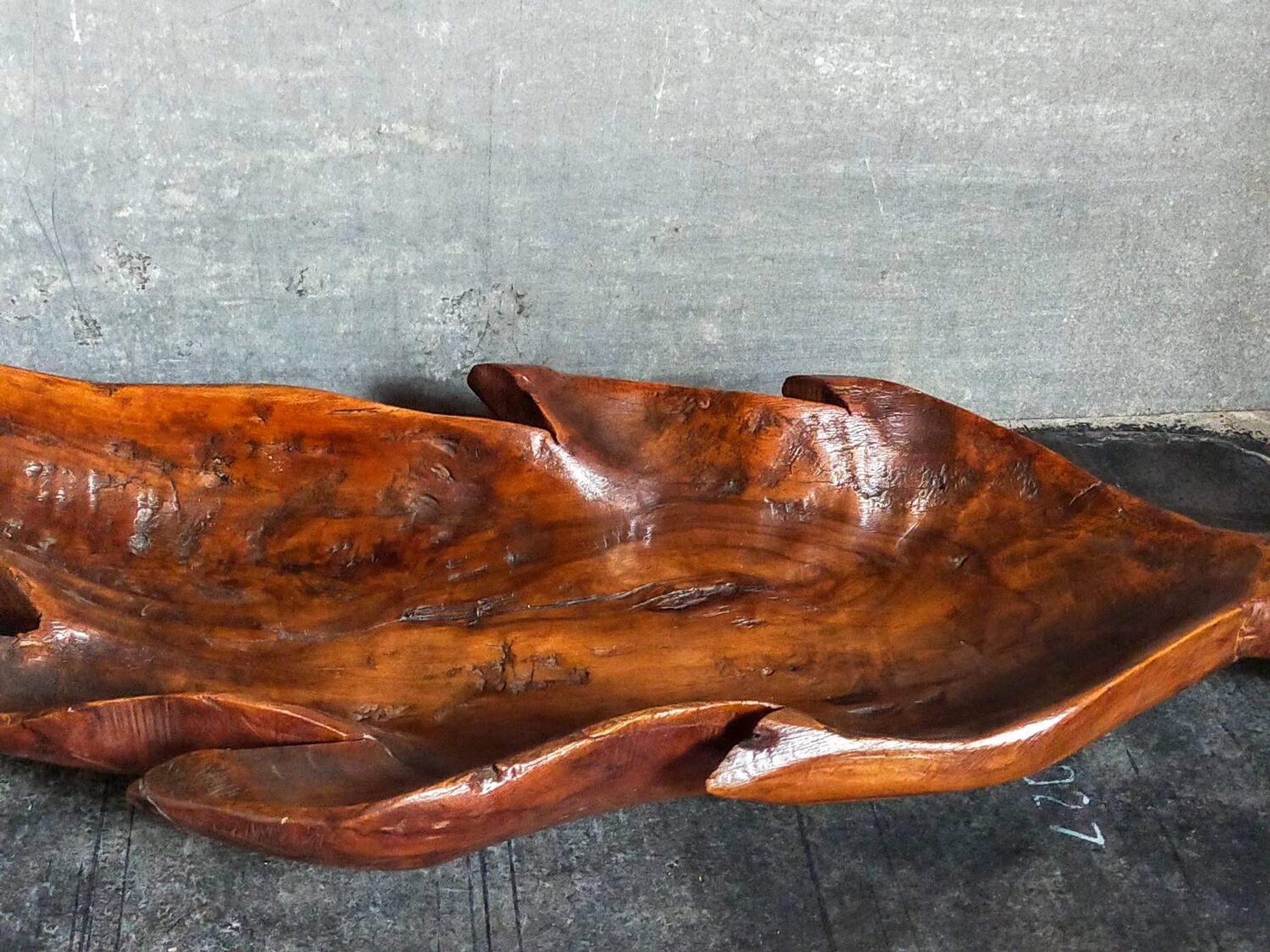 Coupe feuille en bois massif sculptée XXL ancienne