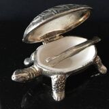 Small turtle mini-lollipops (or other) with pliers