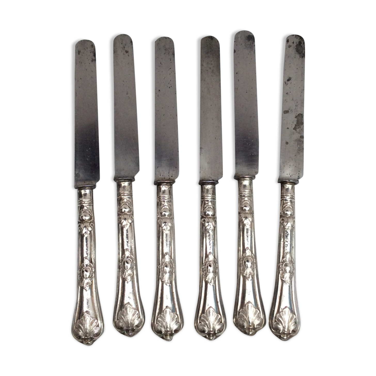 6 couteaux anciens en manche argent