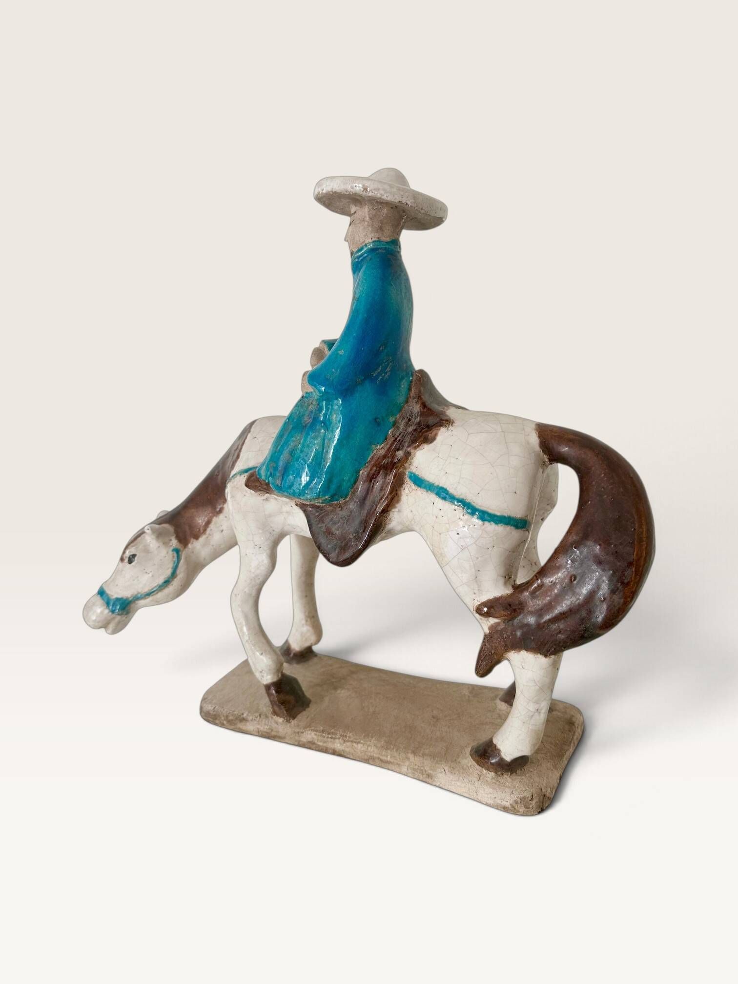 Cheval et cavalier chinois en terre cuite émaillée, XXe