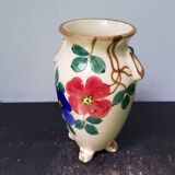 Old white ceramic cove vase & flower décor