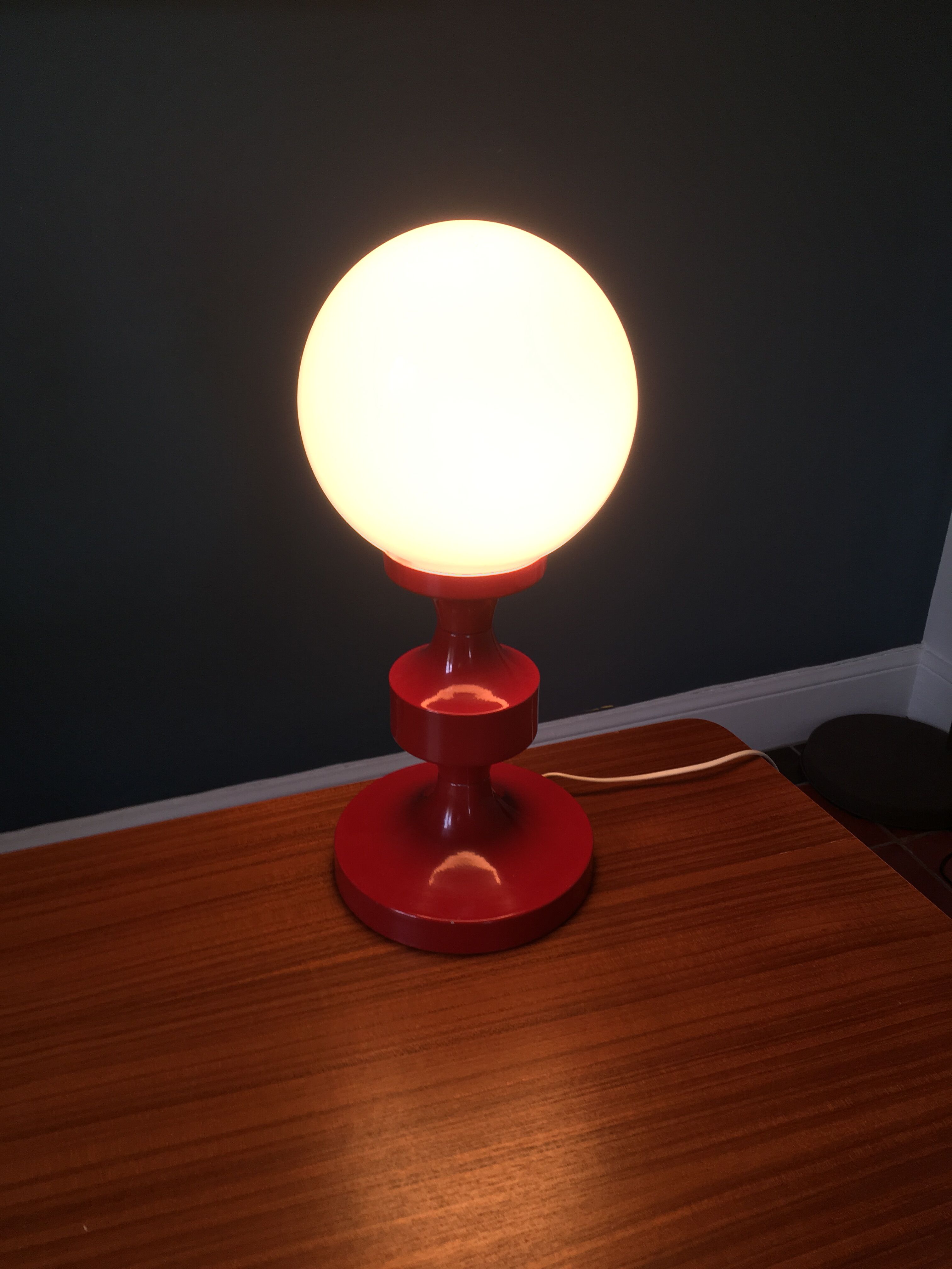 Ball vintage painted metal table lamp