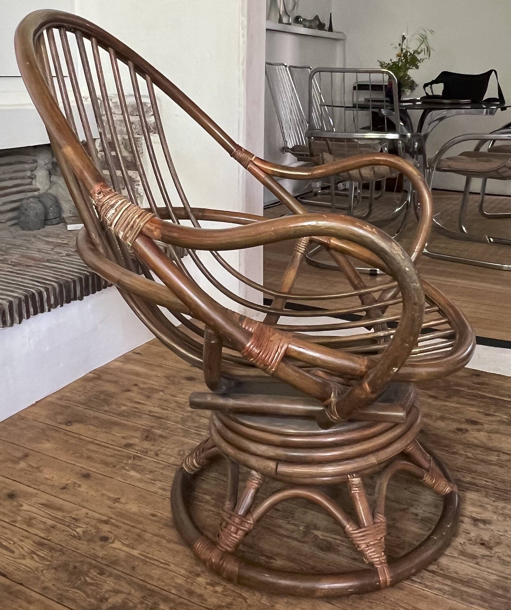 Pair of rotating rattan armchairs
