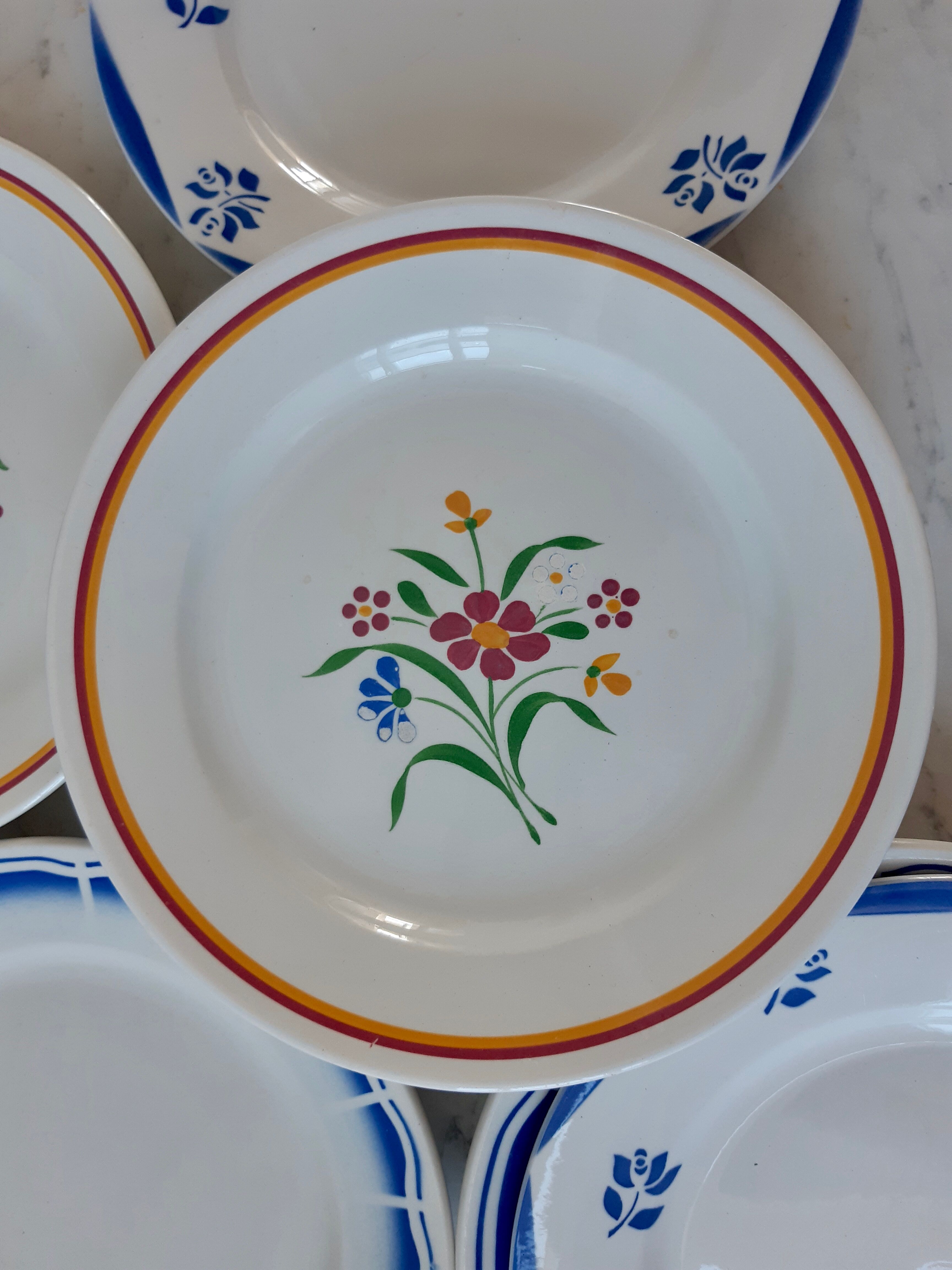 Set of 6 flat plates mismatched Digoin, Salins and Badonviller