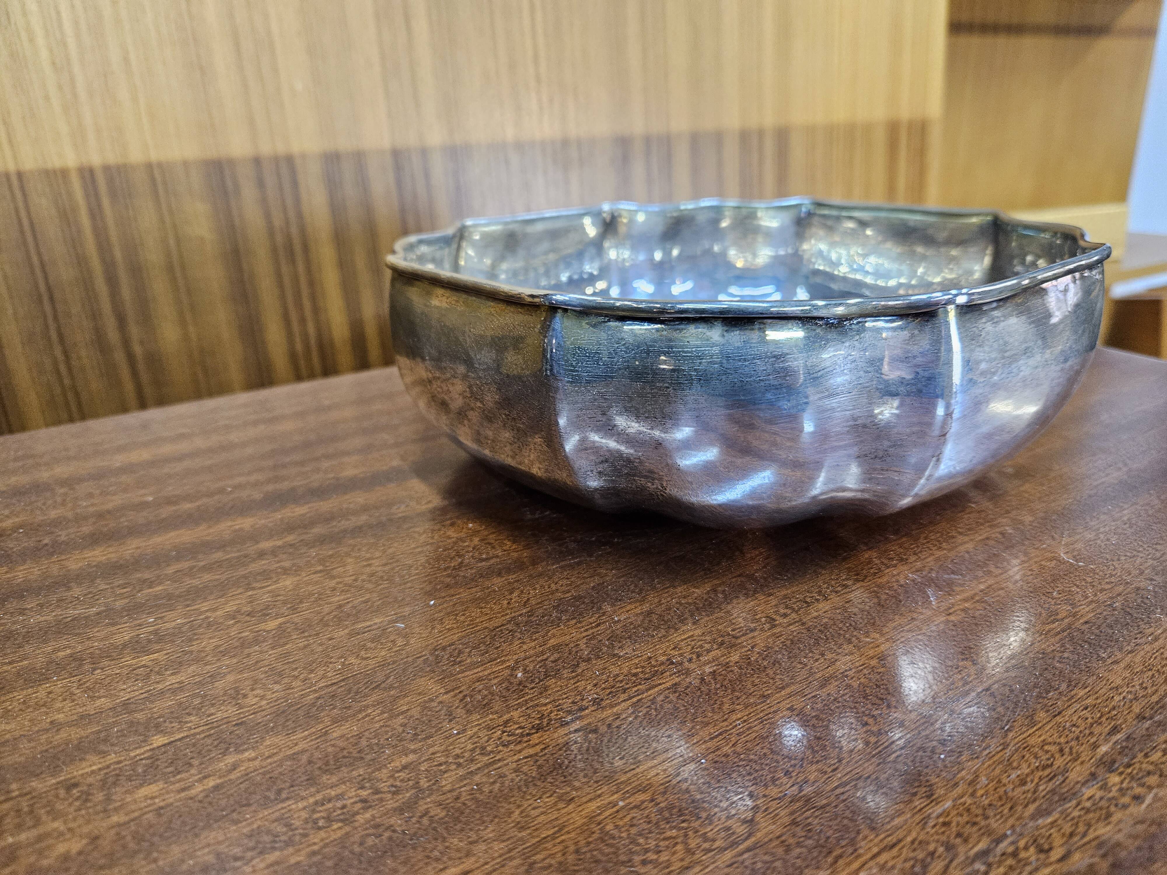 Vintage silver plated bowl / fruit bowl by job art, 1990s.