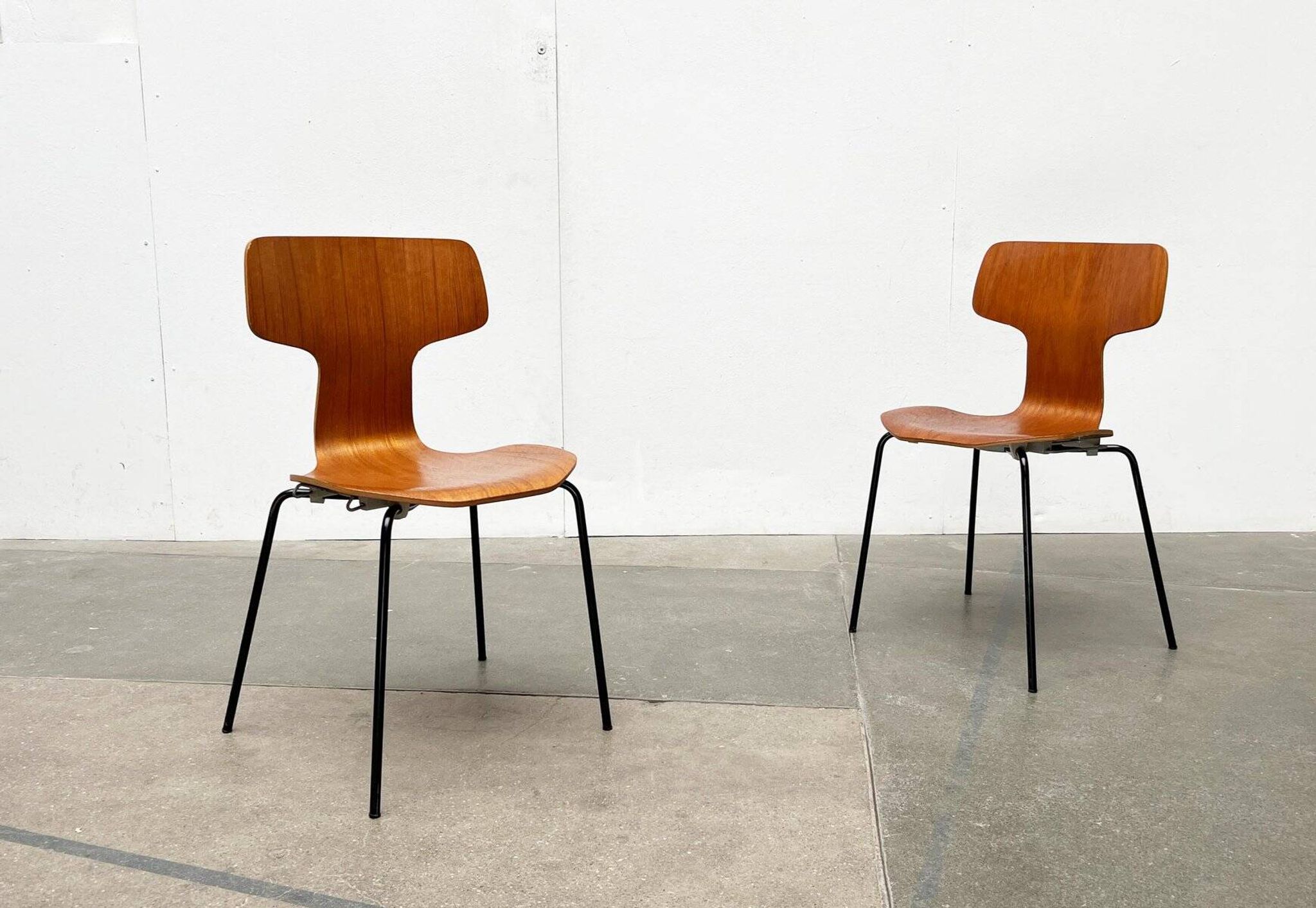 Mid-Century stackable chairs model 3103 Hammer by Arne Jacobsen for Fritz Hansen, Denmark, 1960s, set of 7.