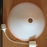 Pleated glass suspension