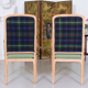 Paire de grands fauteuils chaises hautes vert tartan