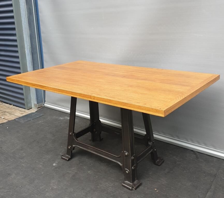 Industrial table cast iron base up to 6 guests