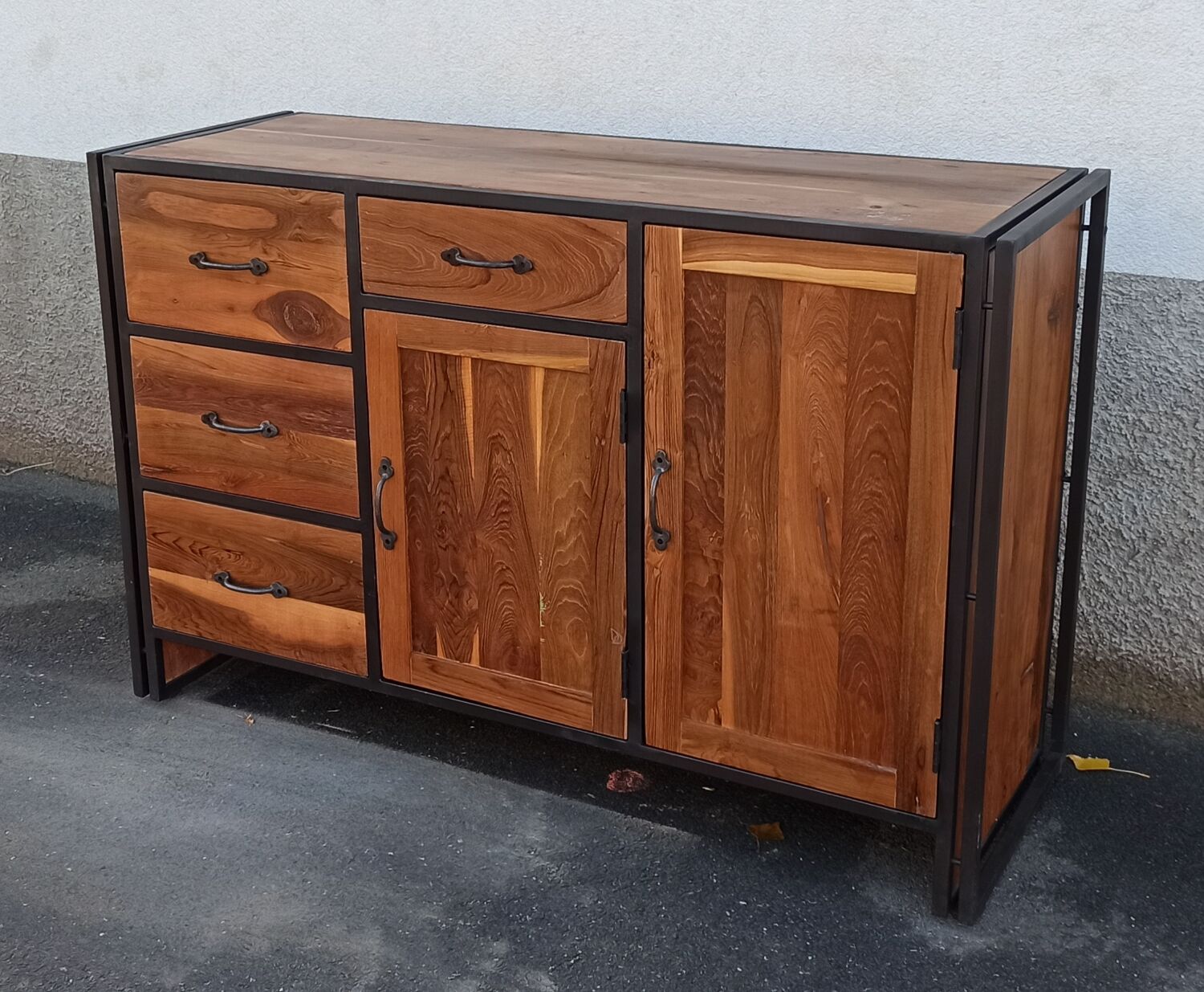 Buffet en bois et métal