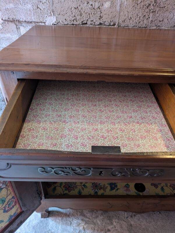 Sells very old in very good condition.