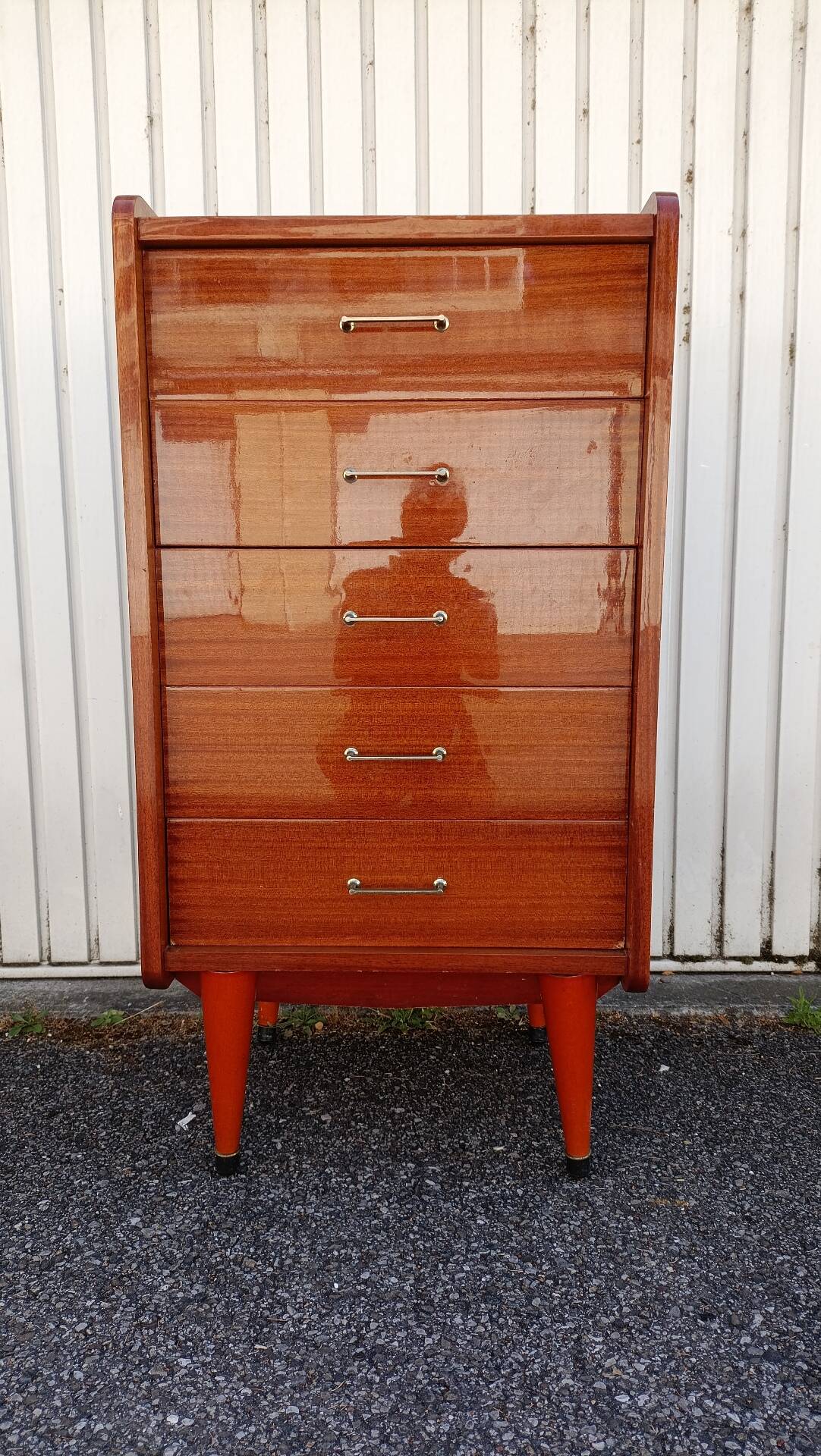 Chest of drawers