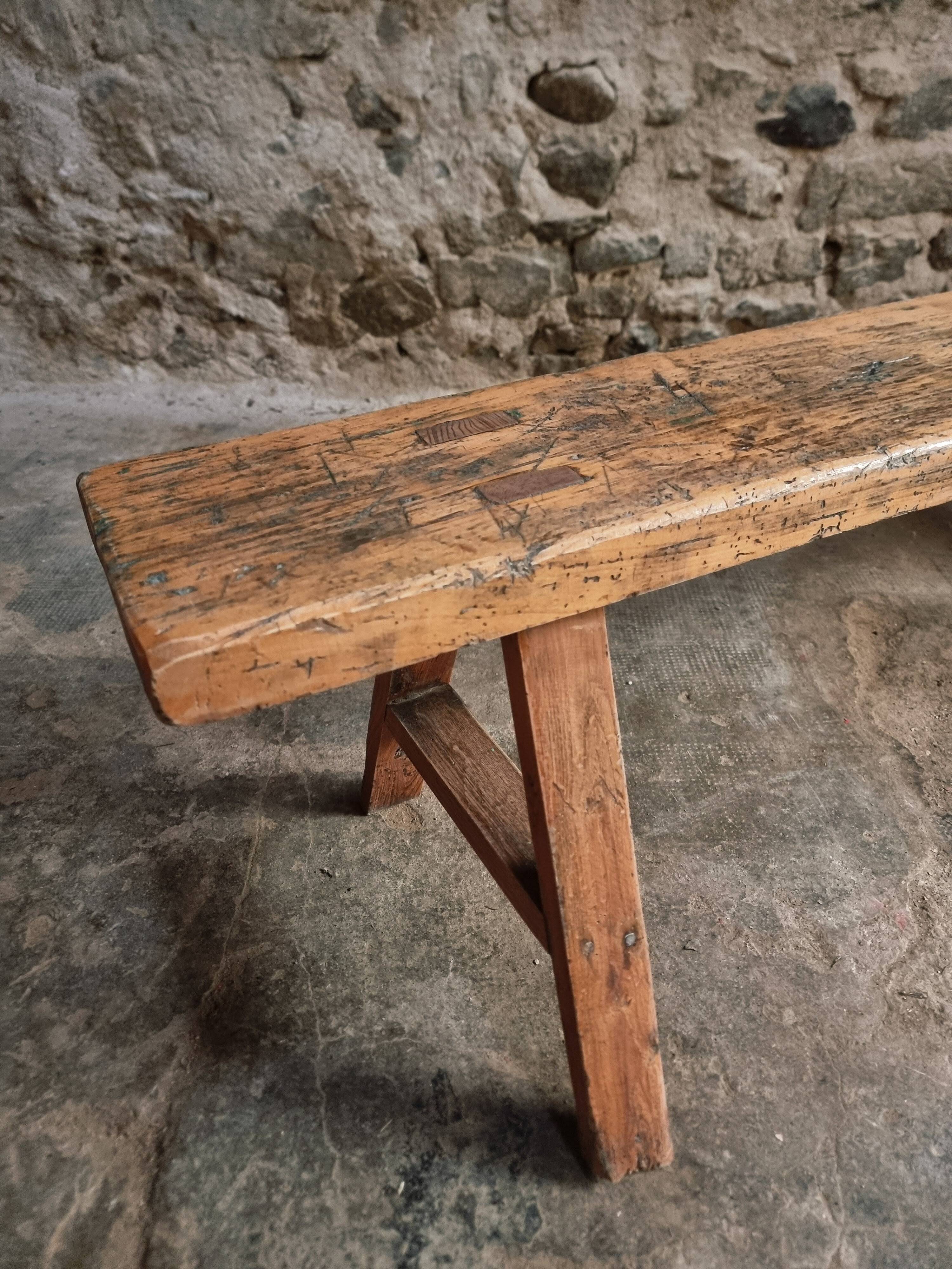 Rustic old wooden bench – Early 20th century – Seat in solid pine and base in chestnut