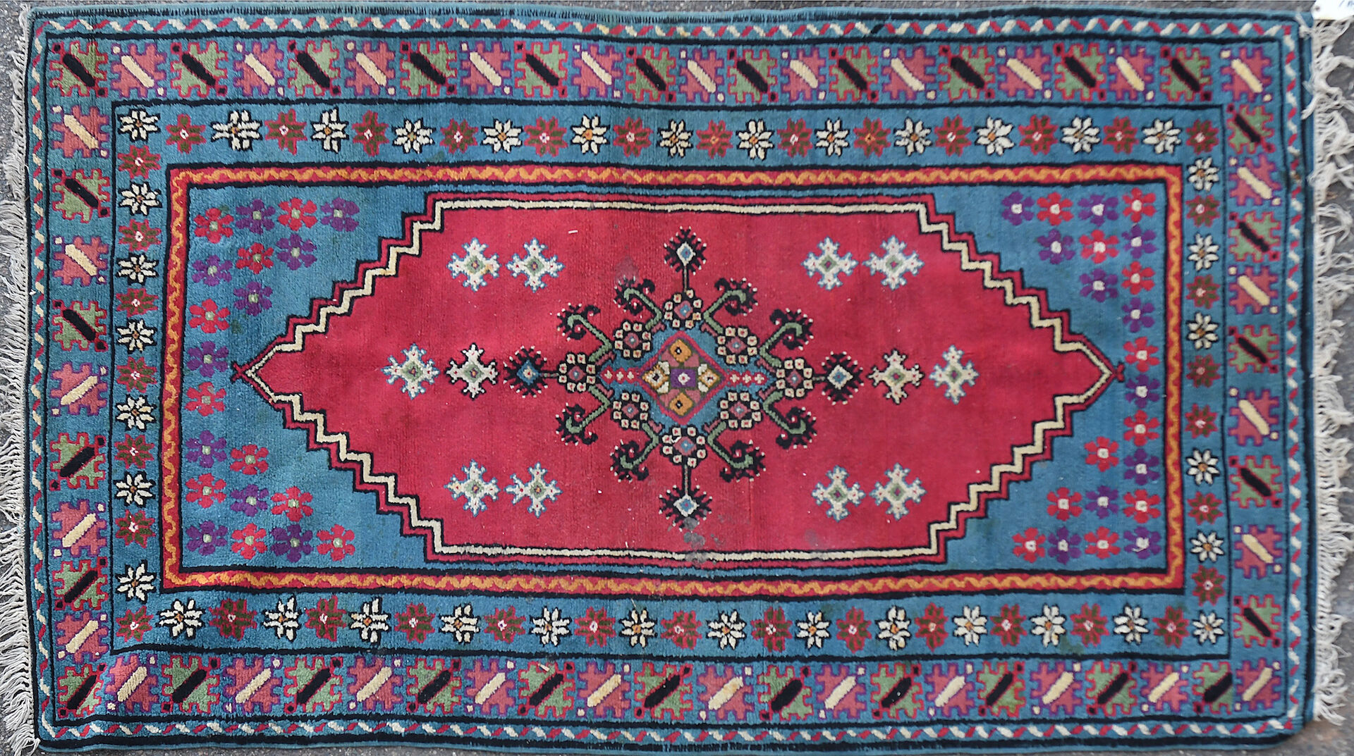 Carpet 210 x 120 cm